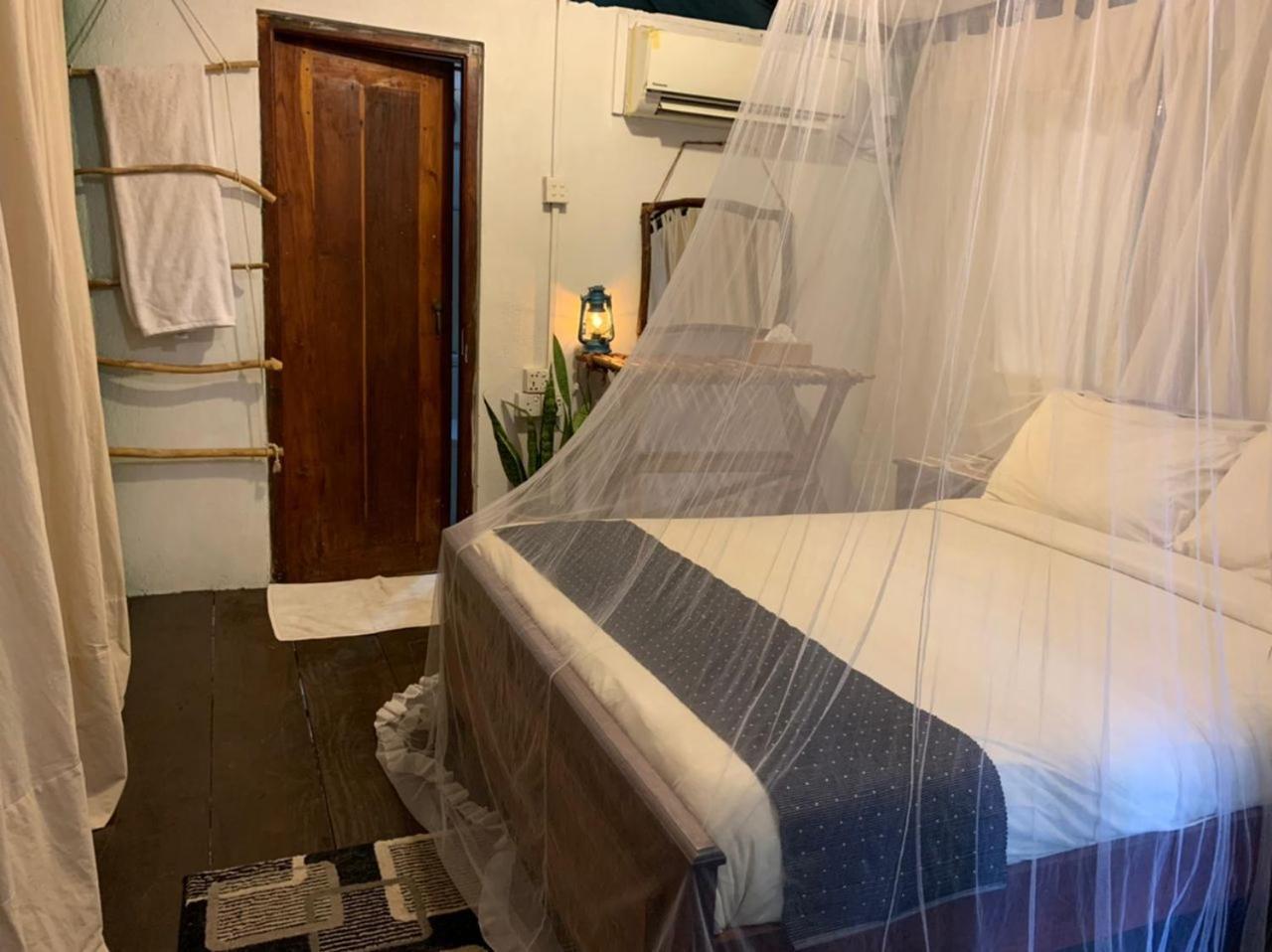ホテル Camp Leopard - Yala Safari Glamping エクステリア 写真